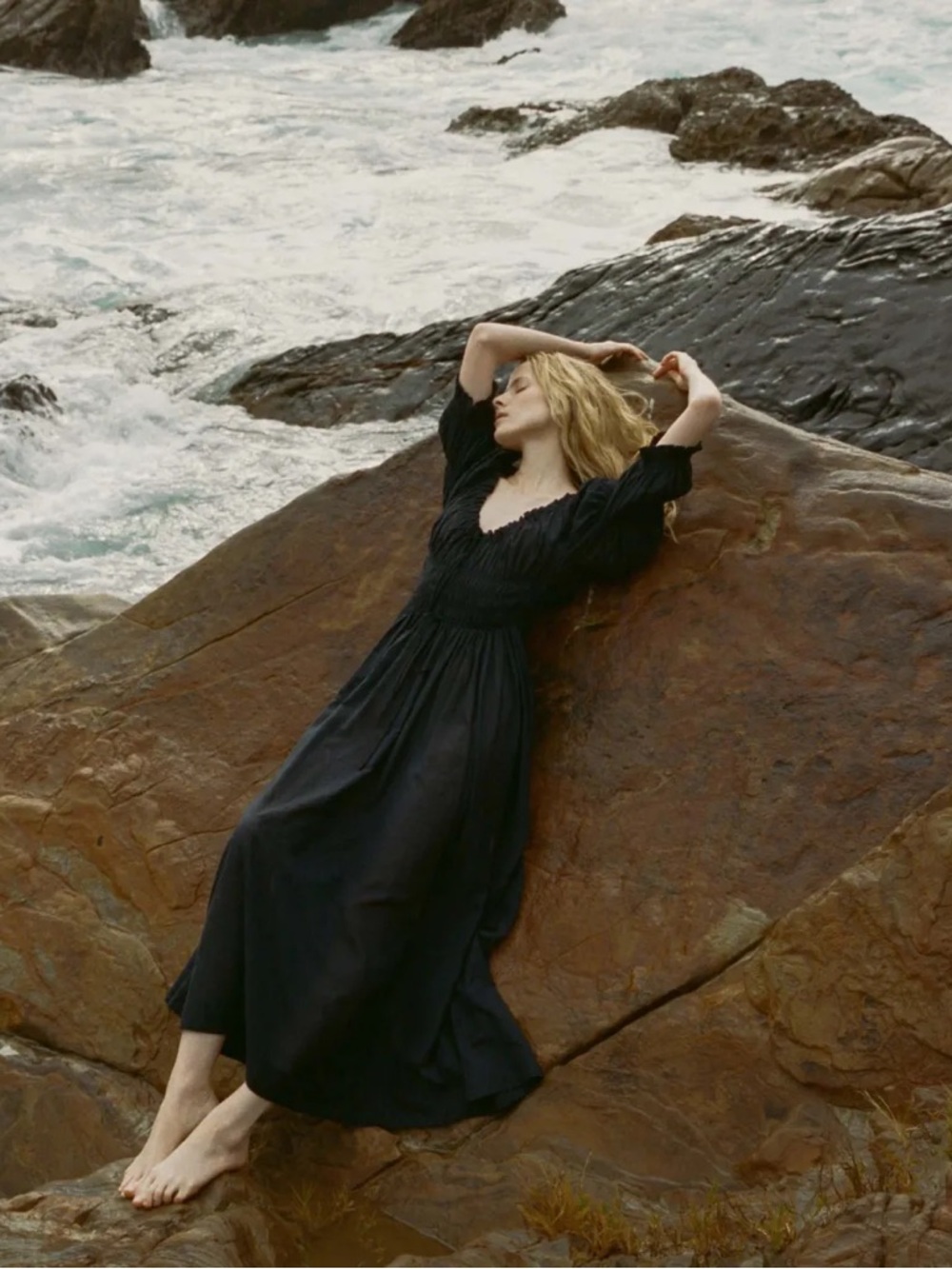 Doen Ischia Dress in Navy - Picture 9 of 13